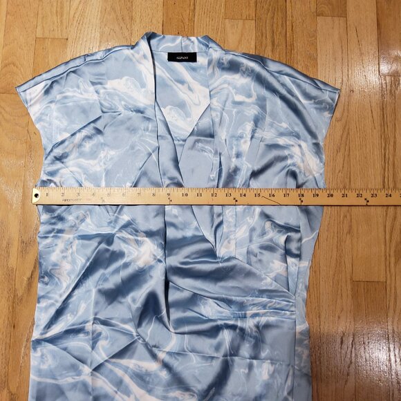 NWOT ALFANI Women's Printed Satin Short-Sleeve Surplice Top Sz 6-8 Pit to pit 20 - Picture 5 of 8